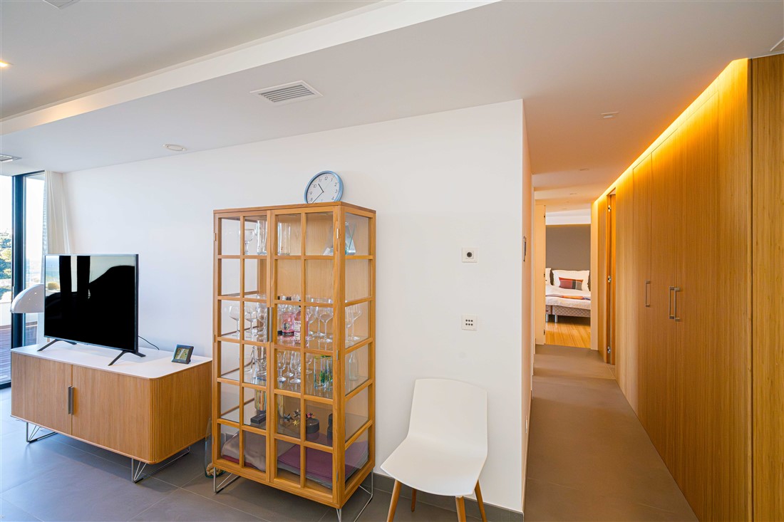 Modernes Luxus-Apartment mit Meerblick